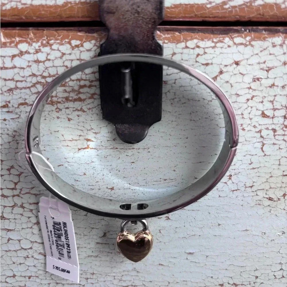 NWT  Michael Kors Heart & Rhinestone Bracelet - Picture 6 of 7